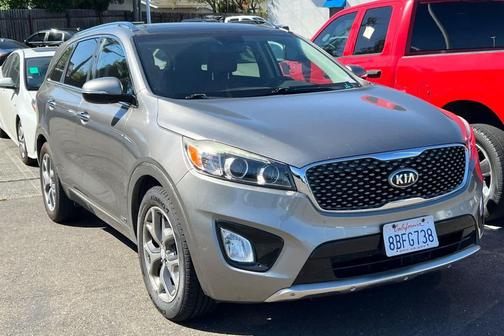 Titanium Silver 2018 Kia Sorento SX