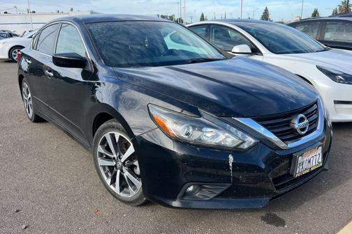 Super Black 2016 Nissan Altima 2.5 SR