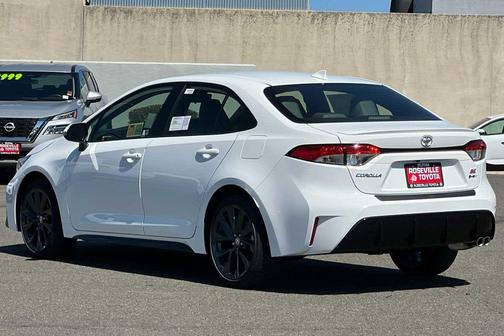 2026 Toyota Corolla Hybrid SE