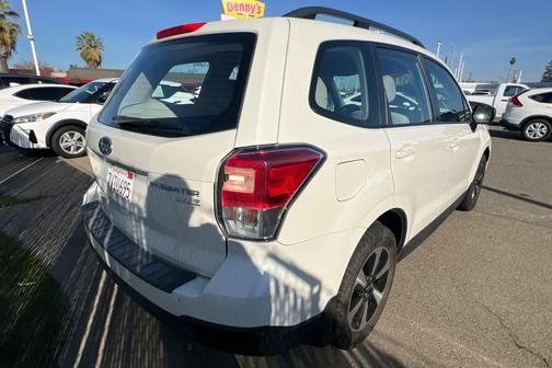 2017 Subaru Forester 2.5i