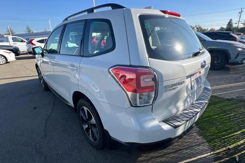 2017 Subaru Forester 2.5i