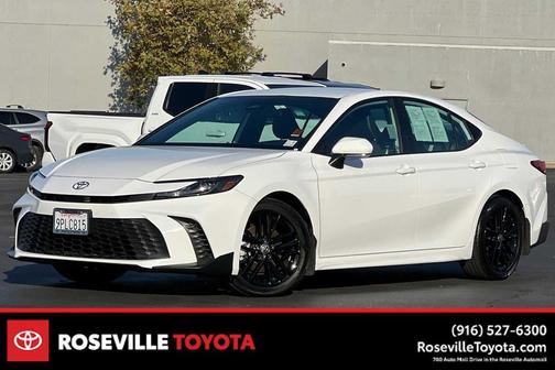 2025 Toyota Camry SE