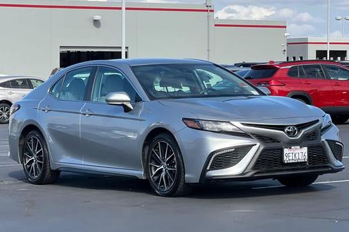 2023 Toyota Camry SE