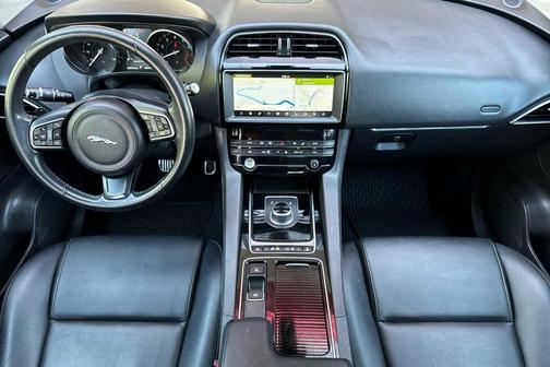 2019 Jaguar F-PACE 25t Premium