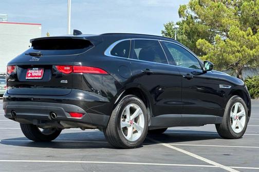 2019 Jaguar F-PACE 25t Premium