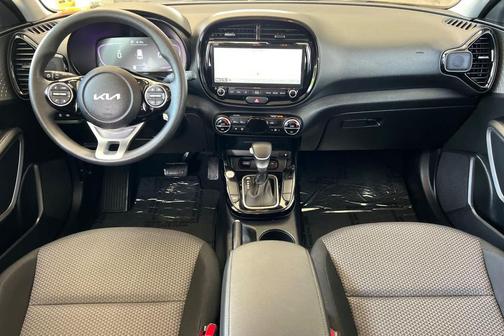 Clear White/Black Roof 2025 Kia Soul S