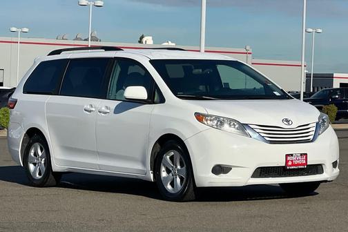 2016 Toyota Sienna LE