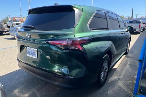 2021 Toyota Sienna LE