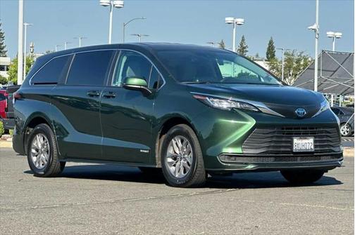 2021 Toyota Sienna LE