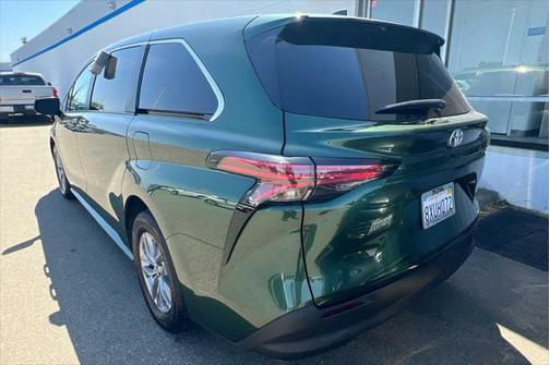 2021 Toyota Sienna LE