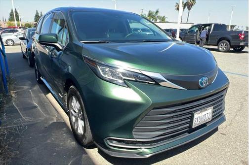 2021 Toyota Sienna LE
