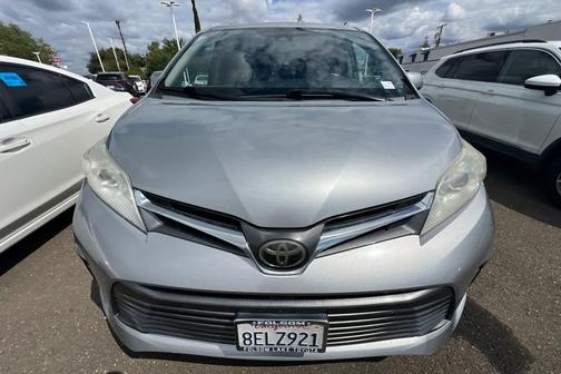 Silver Sky Metallic 2018 Toyota Sienna XLE