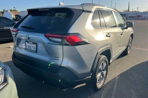 2024 Toyota RAV4 Hybrid XLE