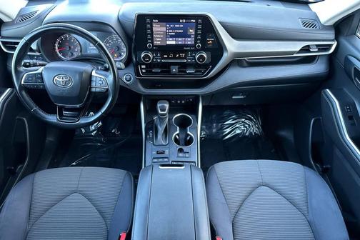 2021 Toyota Highlander LE