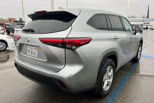 2021 Toyota Highlander LE