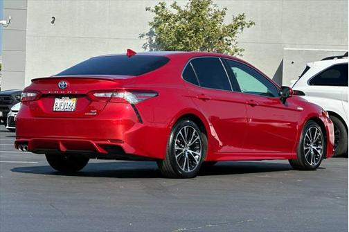 2019 Toyota Camry Hybrid SE