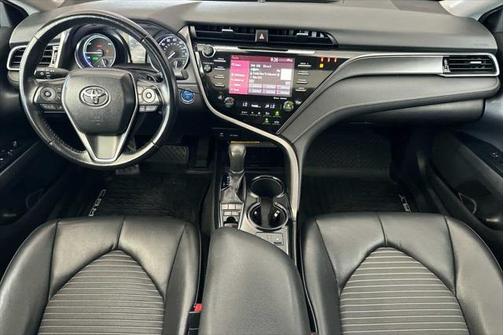 2019 Toyota Camry Hybrid SE