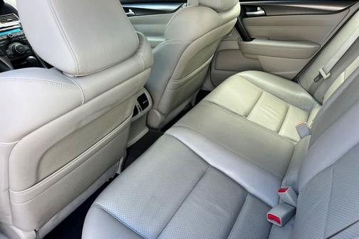 2013 Acura TL Technology