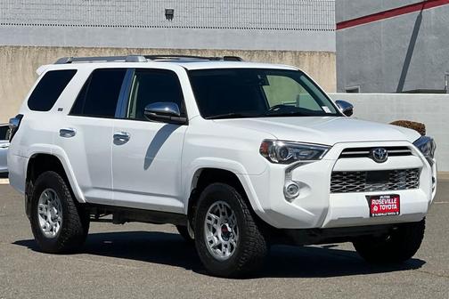 White 2022 Toyota 4Runner SR5 Premium