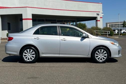 Classic Silver Metallic 2012 Toyota Corolla LE