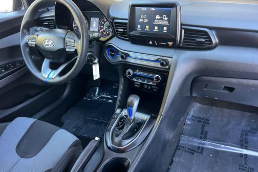 2019 Hyundai Veloster 2