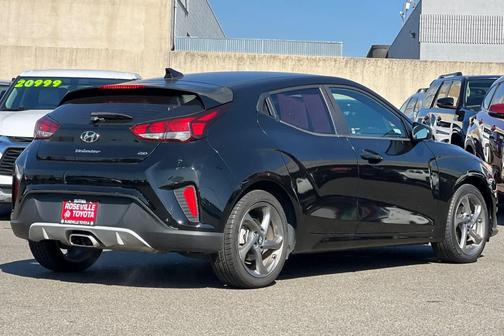 2019 Hyundai Veloster 2