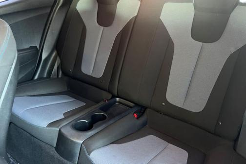 2019 Hyundai Veloster 2