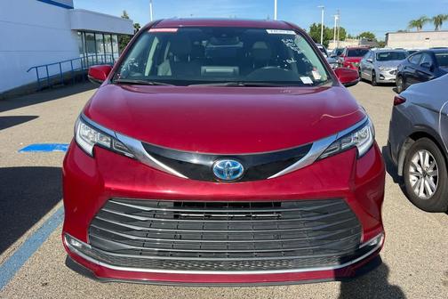 Ruby Flare Pearl 2024 Toyota Sienna Limited