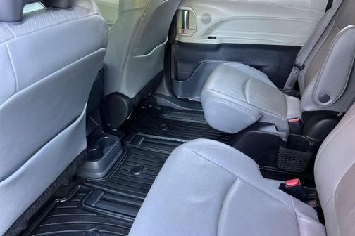 Ruby Flare Pearl 2024 Toyota Sienna Limited