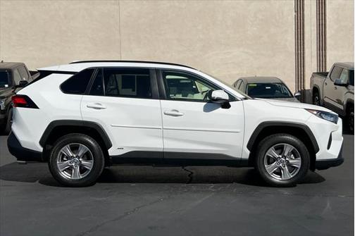 2022 Toyota RAV4 Hybrid LE