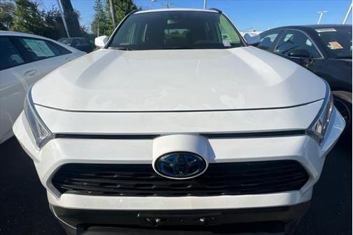 2022 Toyota RAV4 Hybrid LE