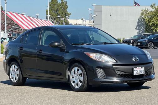 Black Mica 2013 Mazda Mazda3 i SV