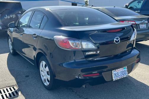 Black Mica 2013 Mazda Mazda3 i SV
