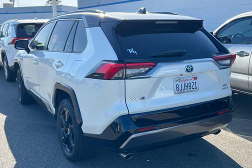 Blizzard Pearl w/Black Roof 2019 Toyota RAV4 Hybrid SE