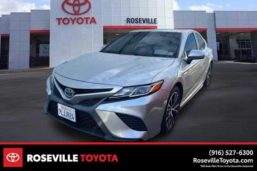 Celestial Silver Metallic 2018 Toyota Camry SE