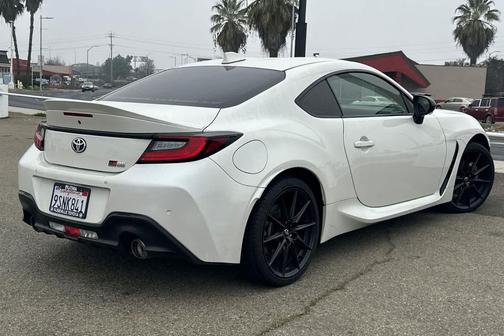 2024 Toyota GR86 Premium