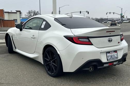 2024 Toyota GR86 Premium