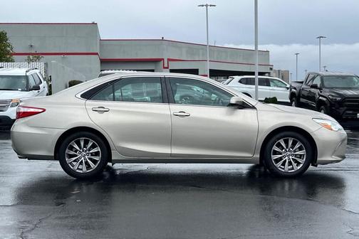 2016 Toyota Camry XLE