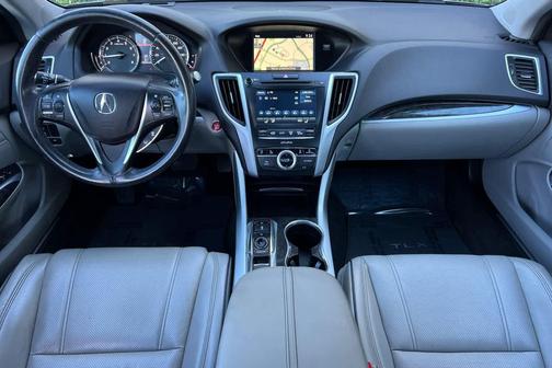 Lunar Silver Metallic 2018 Acura TLX Technology