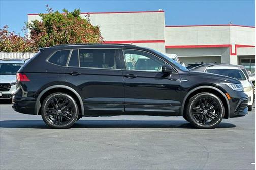 2022 Volkswagen Tiguan 2.0T SE R-Line Black 4MOTION
