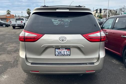 2017 Toyota Sienna LE