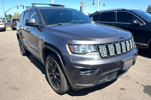 Granite Crystal Metallic Clearcoat 2019 Jeep Grand Cherokee Altitude