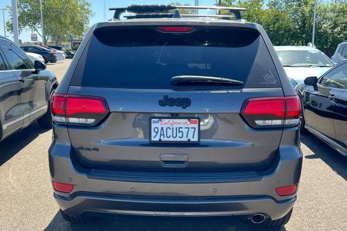 Granite Crystal Metallic Clearcoat 2019 Jeep Grand Cherokee Altitude
