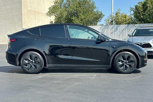 2024 Tesla Model Y Long Range Dual Motor All-Wheel Drive