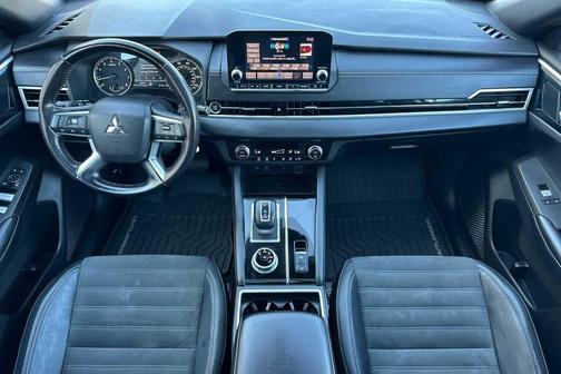 2022 Mitsubishi Outlander Black Edition 2WD