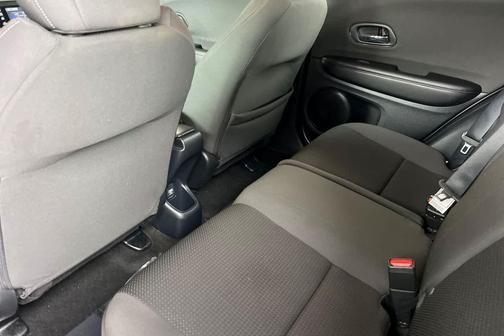 Lunar Silver Metallic 2022 Honda HR-V AWD Sport