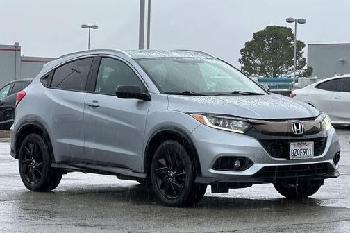 Lunar Silver Metallic 2022 Honda HR-V AWD Sport