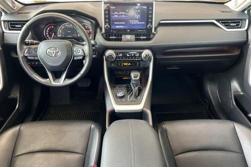 Blizzard Pearl 2022 Toyota RAV4 Limited