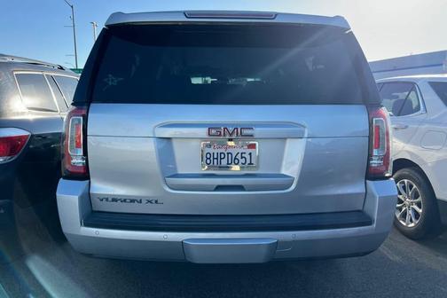 2017 GMC Yukon XL SLT