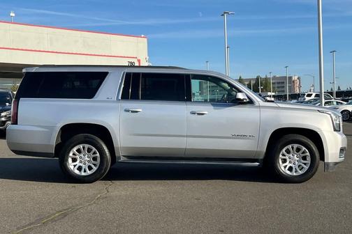 2017 GMC Yukon XL SLT